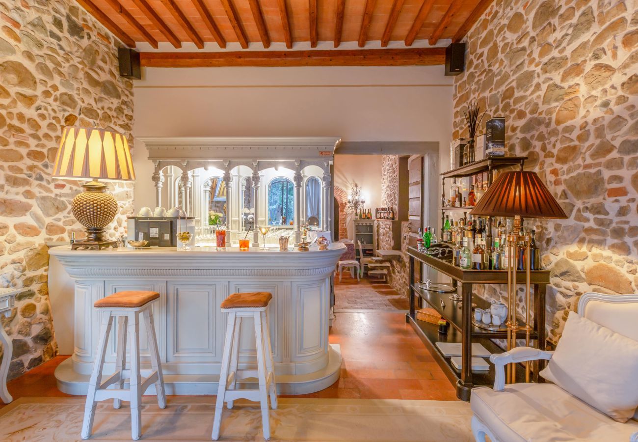 Villa in Pieve a Nievole - Elevate Your Escape: Discover Timeless Charm in a Majestic Retreat Amid Lucca and Florence