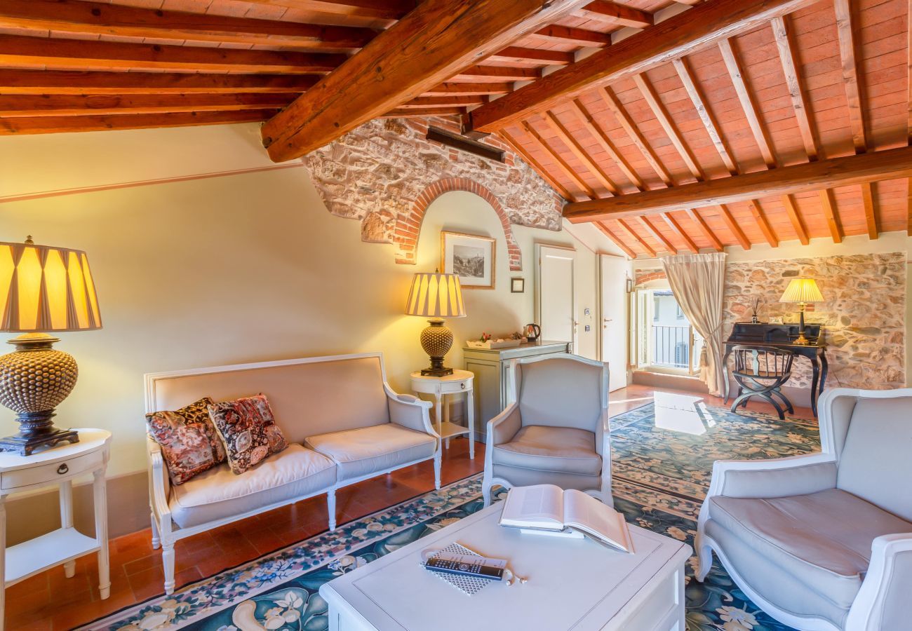 Villa in Pieve a Nievole - Elevate Your Escape: Discover Timeless Charm in a Majestic Retreat Amid Lucca and Florence