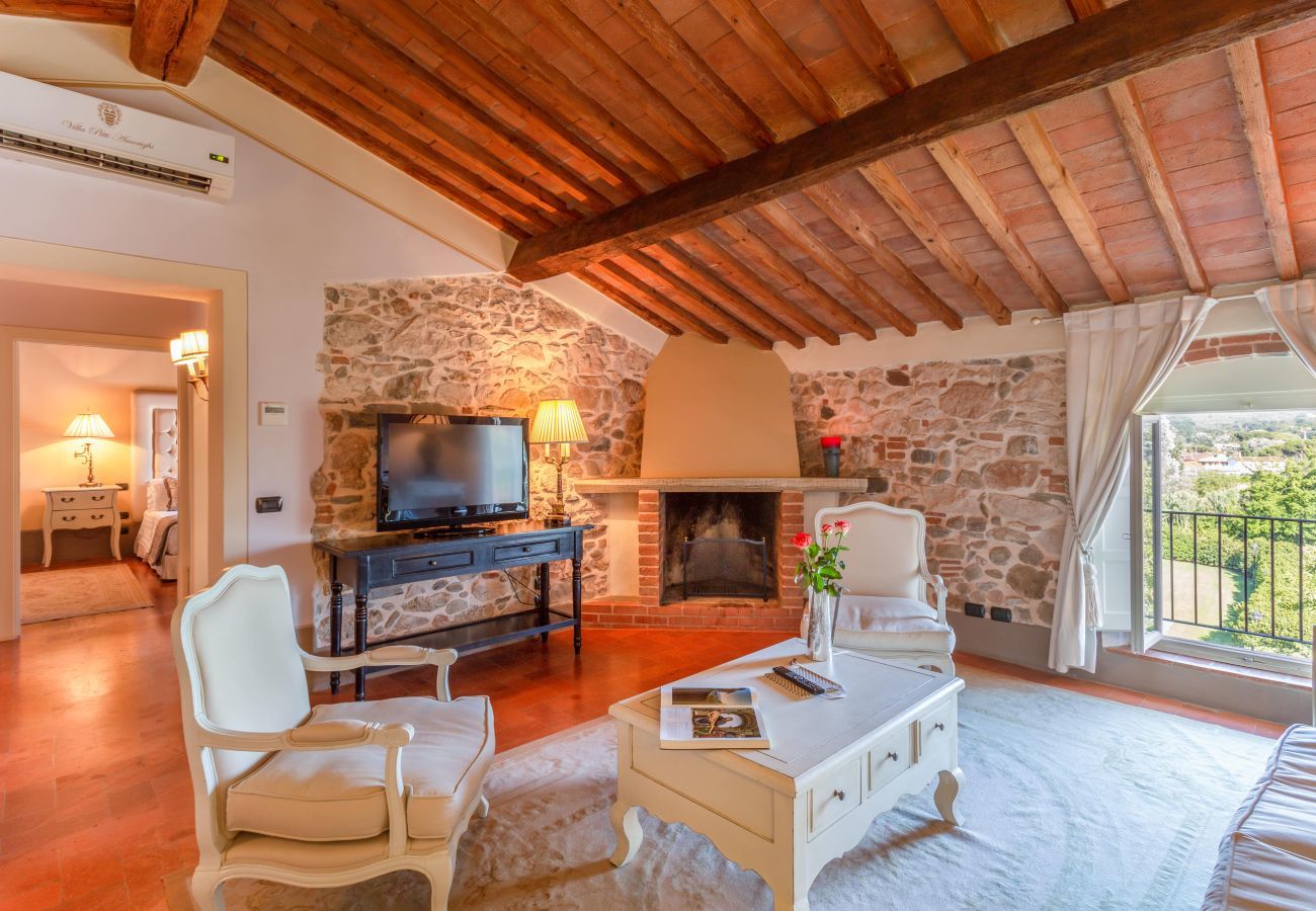 Villa in Pieve a Nievole - Elevate Your Escape: Discover Timeless Charm in a Majestic Retreat Amid Lucca and Florence