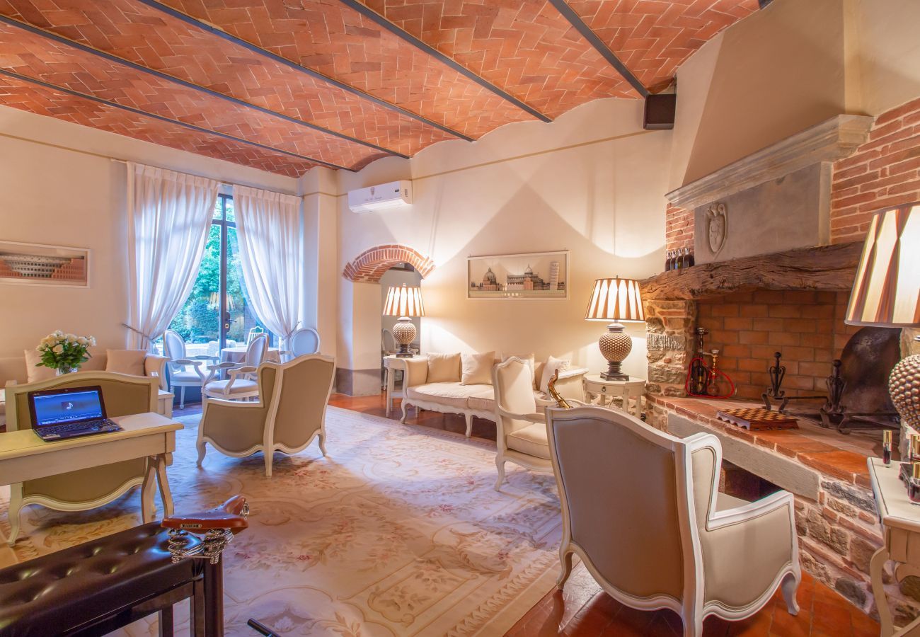 Villa in Pieve a Nievole - Elevate Your Escape: Discover Timeless Charm in a Majestic Retreat Amid Lucca and Florence