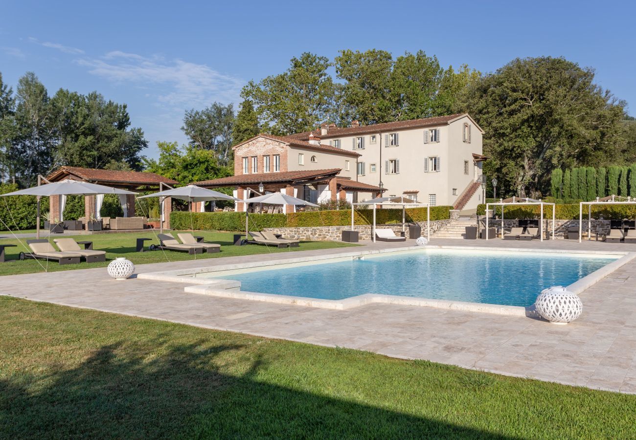 Villa in Pieve a Nievole - Elevate Your Escape: Discover Timeless Charm in a Majestic Retreat Amid Lucca and Florence