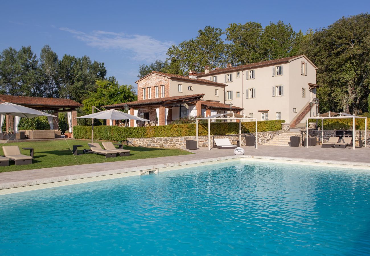 Villa in Pieve a Nievole - Elevate Your Escape: Discover Timeless Charm in a Majestic Retreat Amid Lucca and Florence