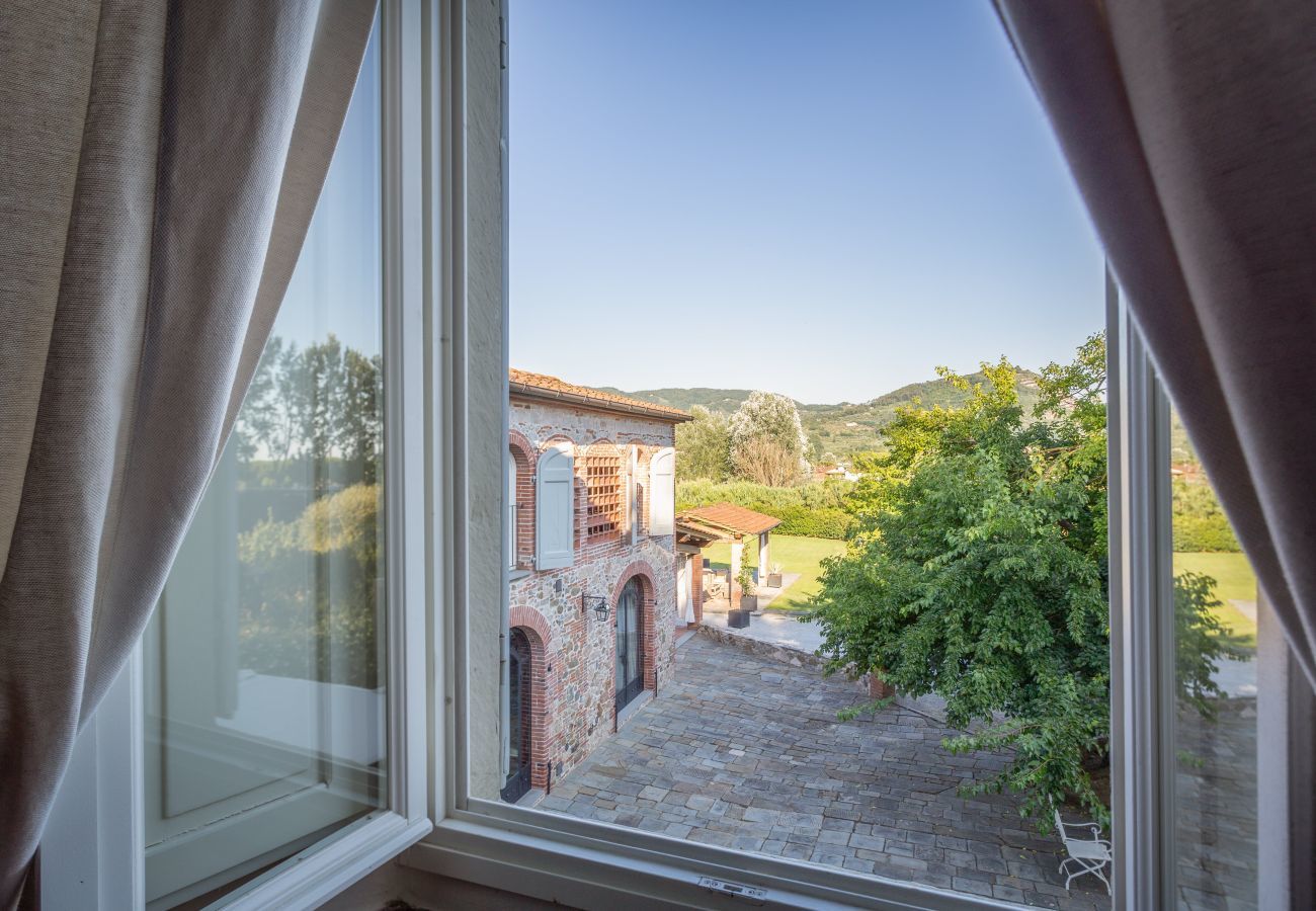 Villa in Pieve a Nievole - Elevate Your Escape: Discover Timeless Charm in a Majestic Retreat Amid Lucca and Florence