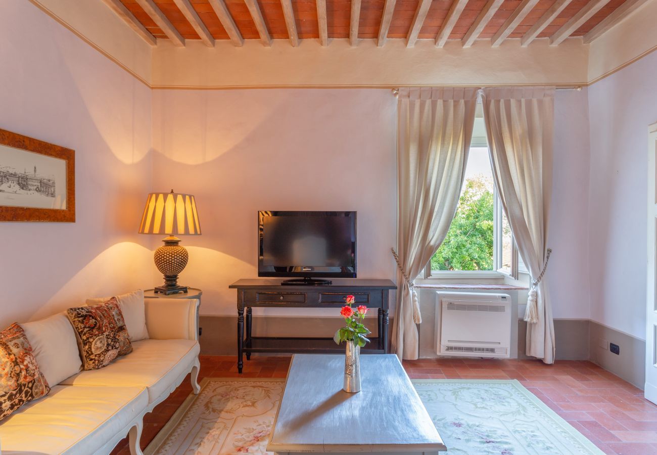 Villa in Pieve a Nievole - Elevate Your Escape: Discover Timeless Charm in a Majestic Retreat Amid Lucca and Florence