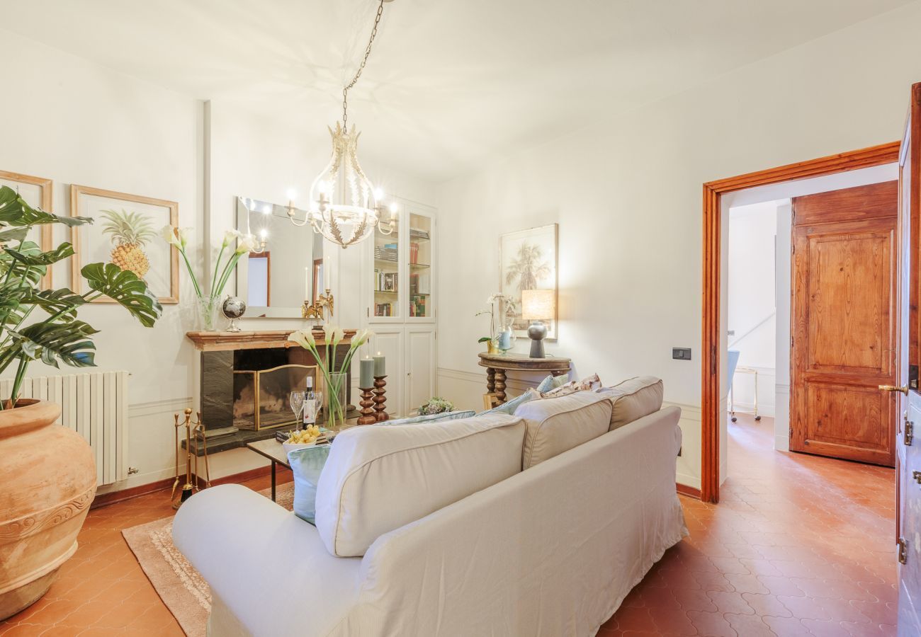 Villa in Lucca - Villa Amore, a Romantic Hilltop Farmhouse in Lucca