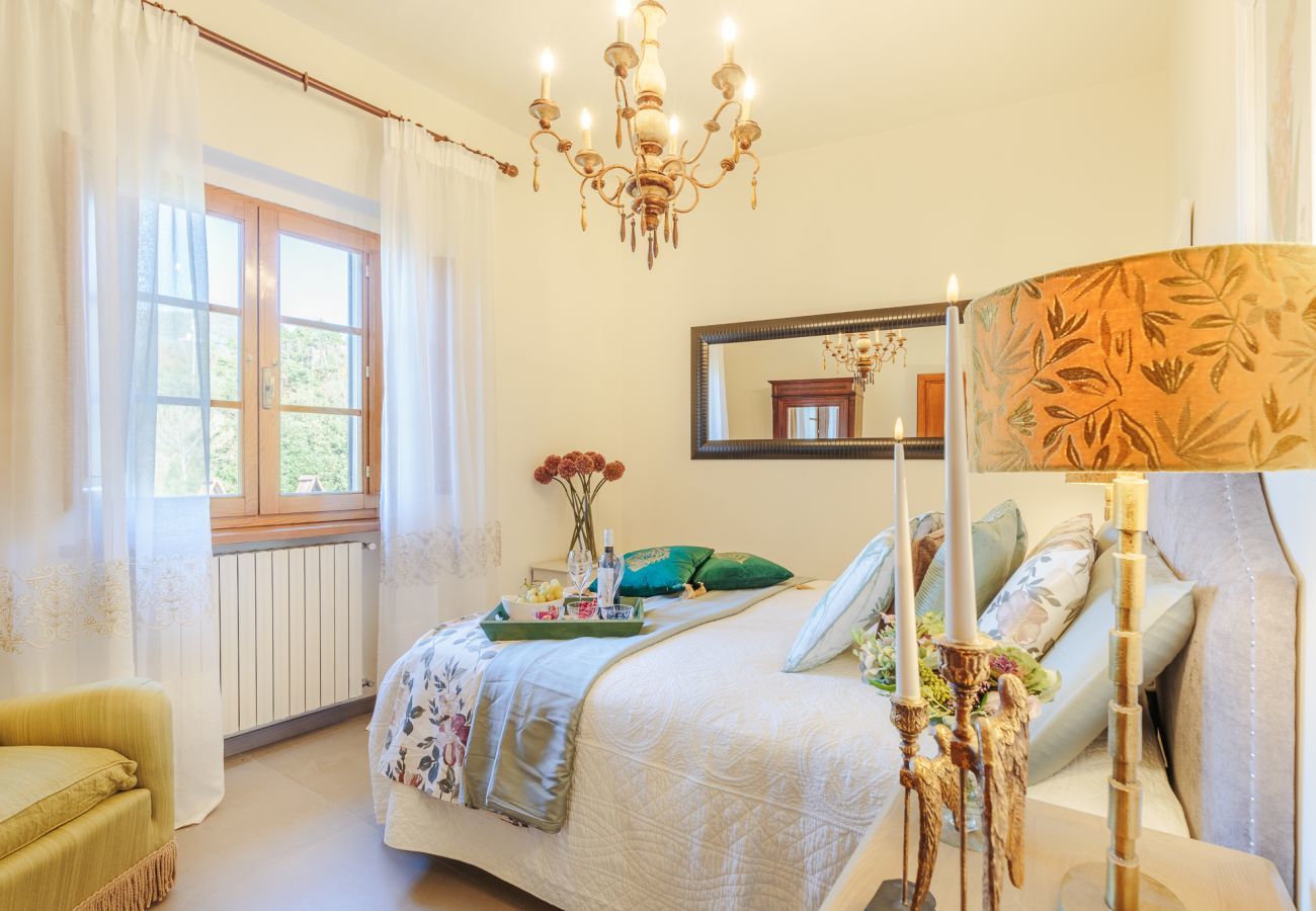 Villa in Lucca - Villa Amore, a Romantic Hilltop Farmhouse in Lucca