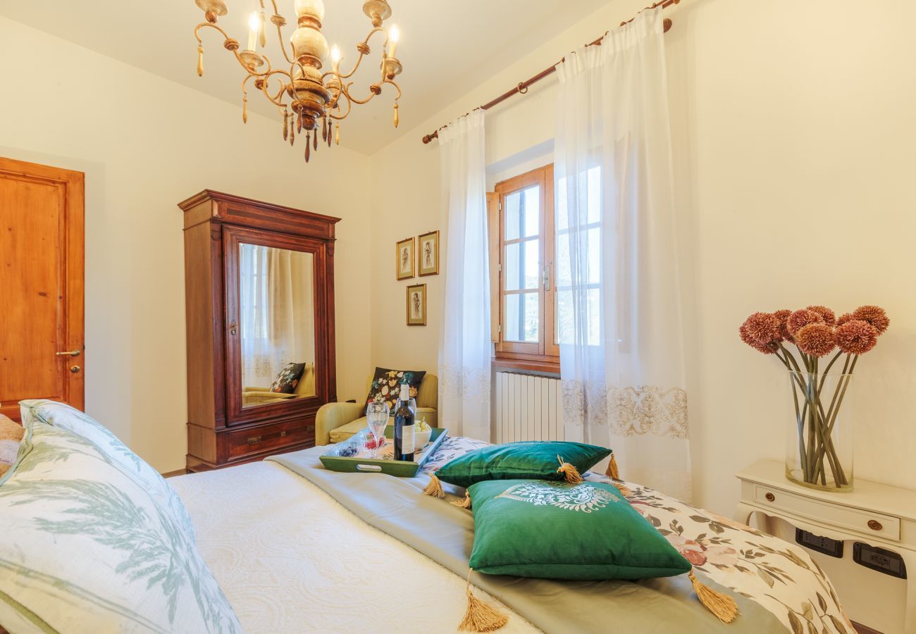 Villa in Lucca - Villa Amore, a Romantic Hilltop Farmhouse in Lucca