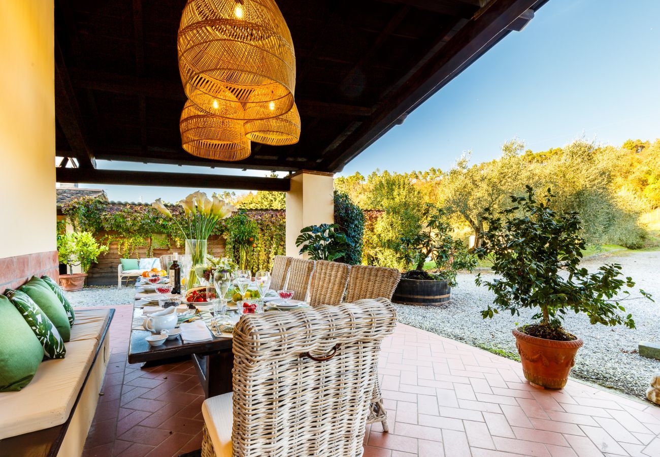 Villa in Lucca - Villa Amore, a Romantic Hilltop Farmhouse in Lucca