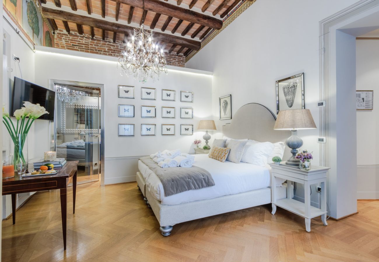 Ferienwohnung in Lucca - The Lucca Heritage Retreat, a Spacious Home with Outdoor inside the Walls of Lucca