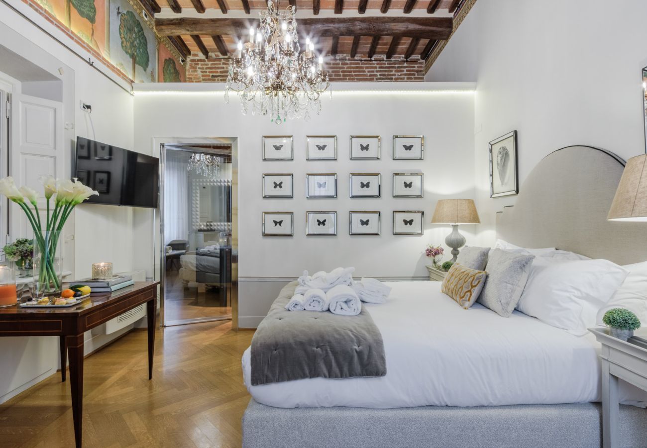 Ferienwohnung in Lucca - The Lucca Heritage Retreat, a Spacious Home with Outdoor inside the Walls of Lucca