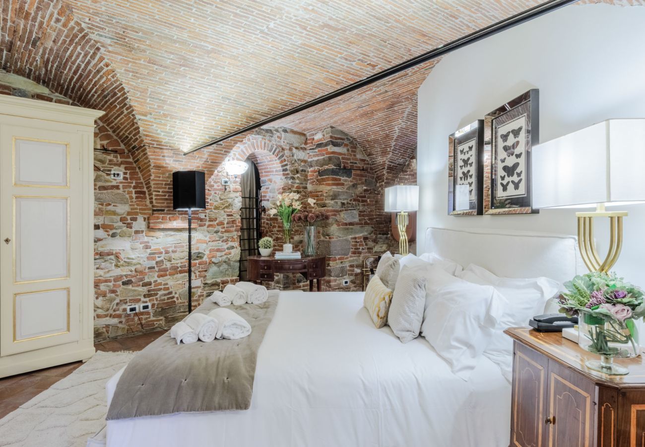 Ferienwohnung in Lucca - The Lucca Heritage Retreat, a Spacious Home with Outdoor inside the Walls of Lucca