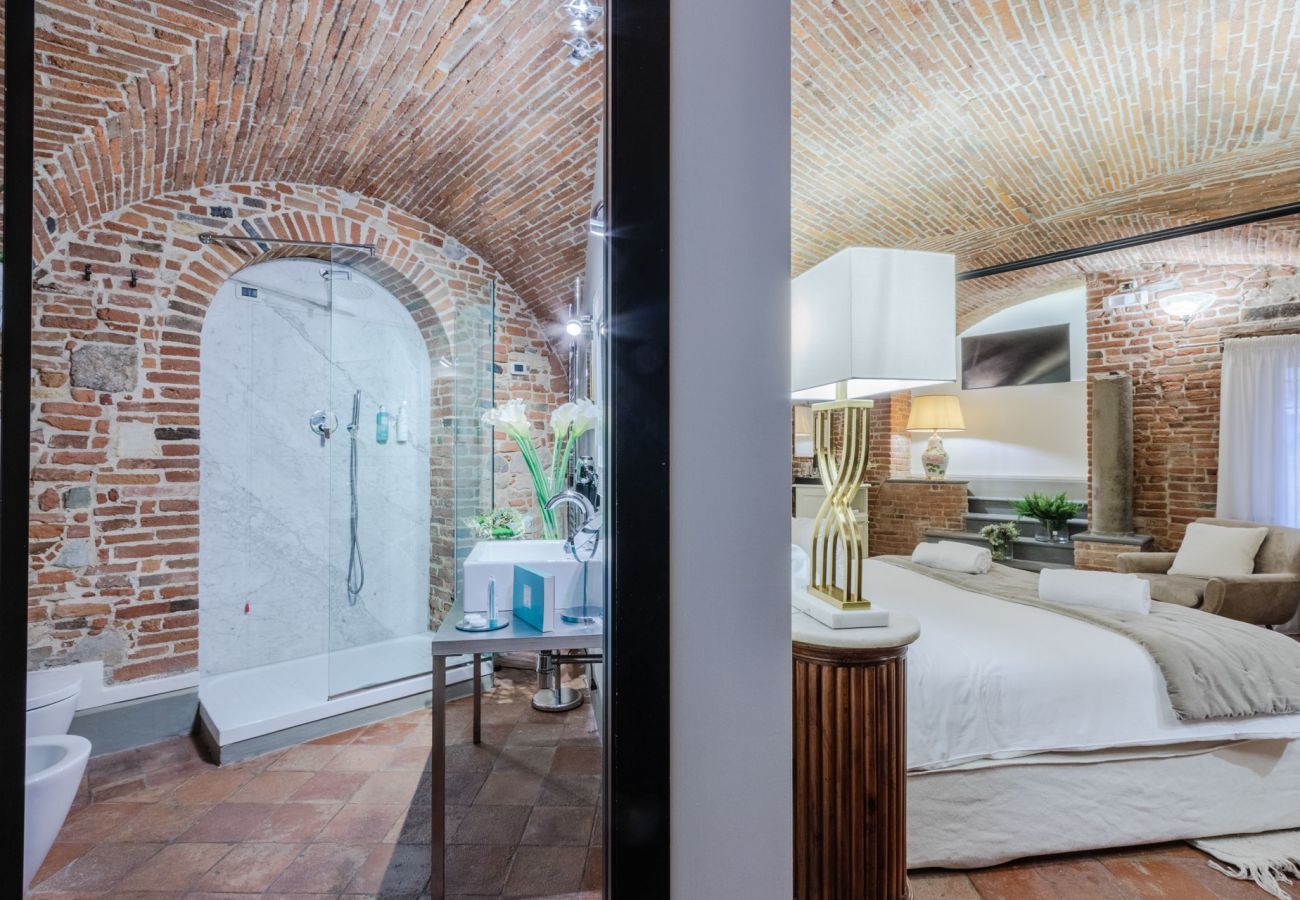 Ferienwohnung in Lucca - The Lucca Heritage Retreat, a Spacious Home with Outdoor inside the Walls of Lucca