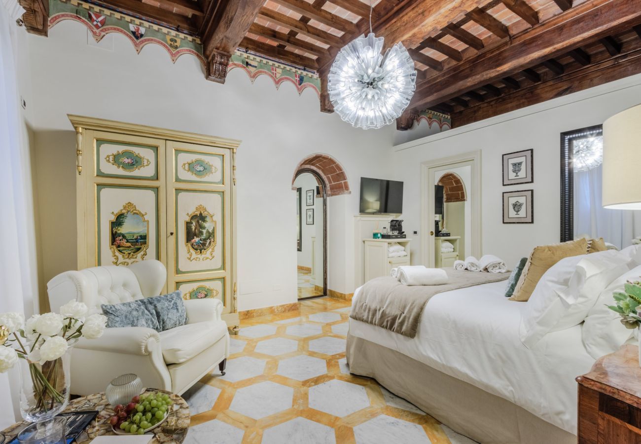 Ferienwohnung in Lucca - The Lucca Heritage Retreat, a Spacious Home with Outdoor inside the Walls of Lucca