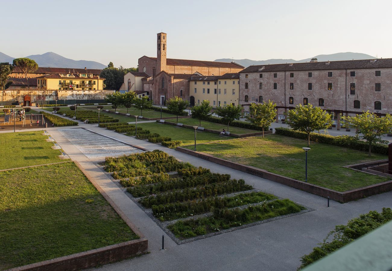 Ferienwohnung in Lucca - Canticle Lucca Luxury Apartment with Elevator, Terrace, Parking and Jacuzzi