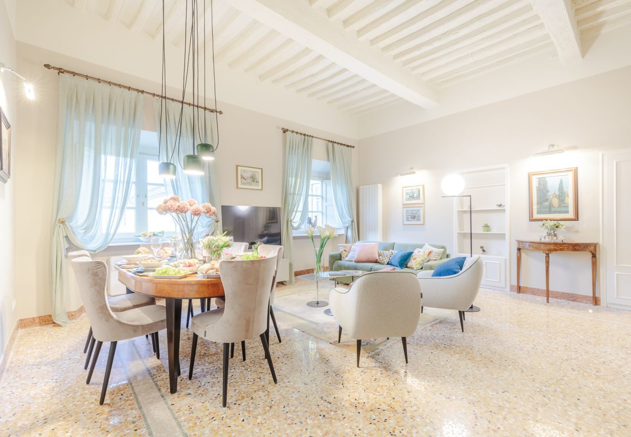 Ferienwohnung in Lucca - Elevate Your Living: Heritage Meets Modernity