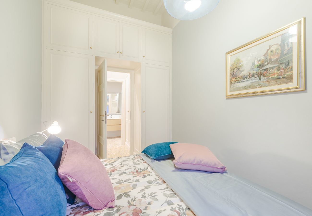 Ferienwohnung in Lucca - Elevate Your Living: Heritage Meets Modernity