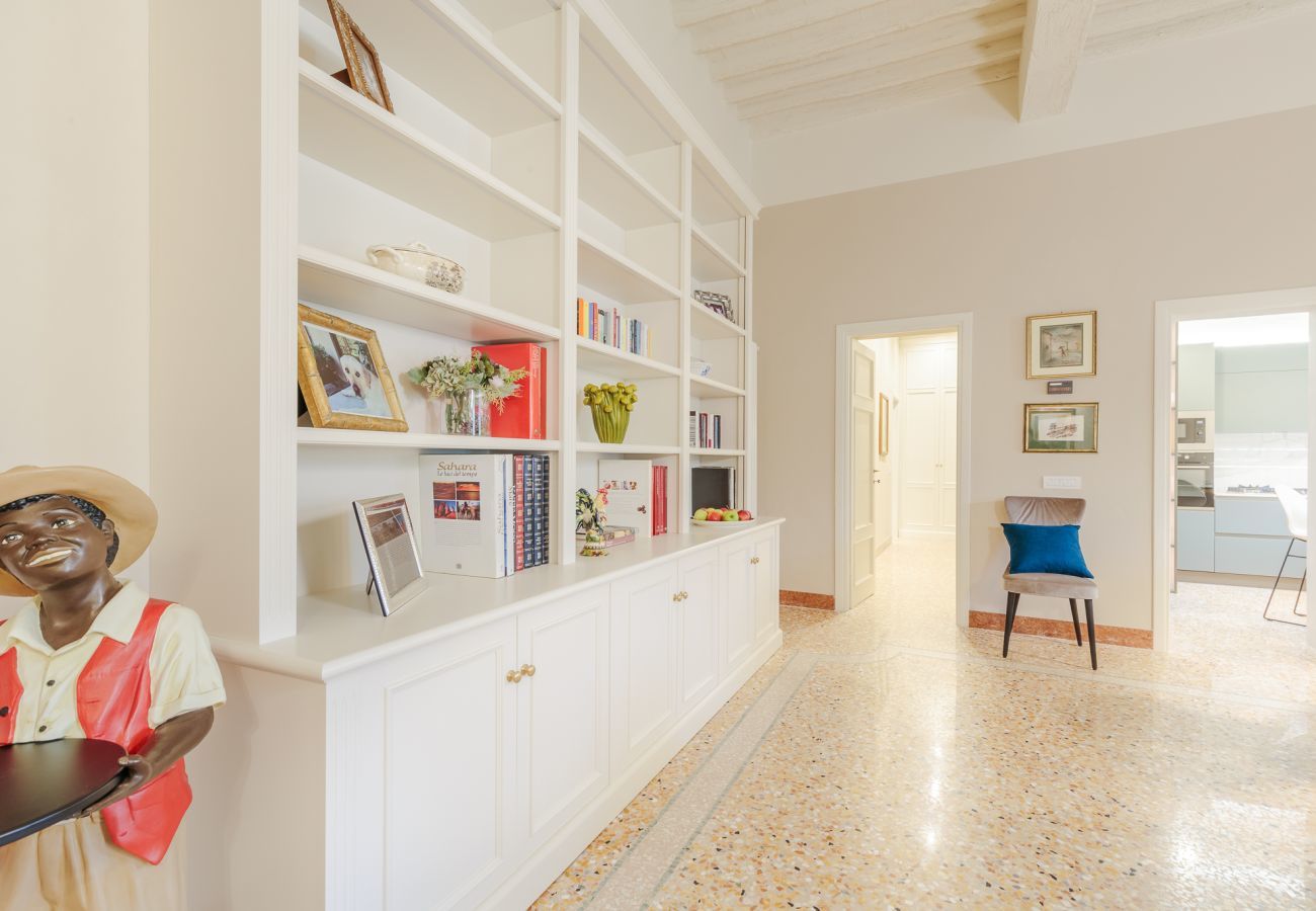 Ferienwohnung in Lucca - Elevate Your Living: Heritage Meets Modernity