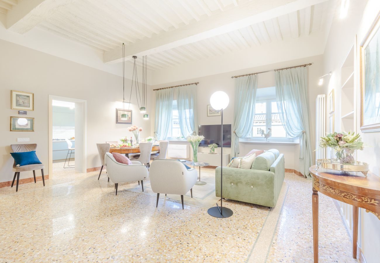 Ferienwohnung in Lucca - Elevate Your Living: Heritage Meets Modernity