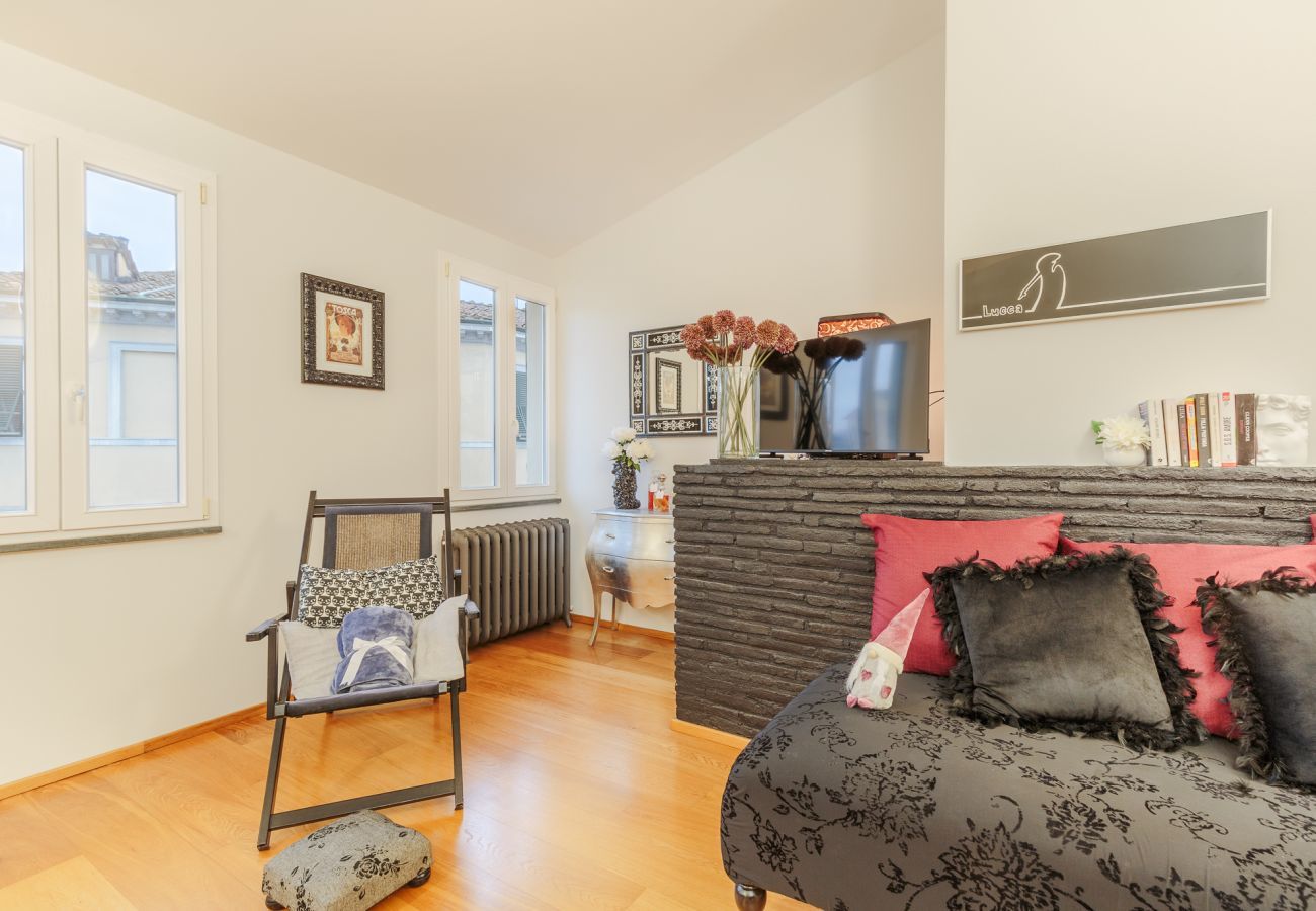 Ferienwohnung in Lucca - Casa Elo: Smart, Convenient and Spacious Apartment