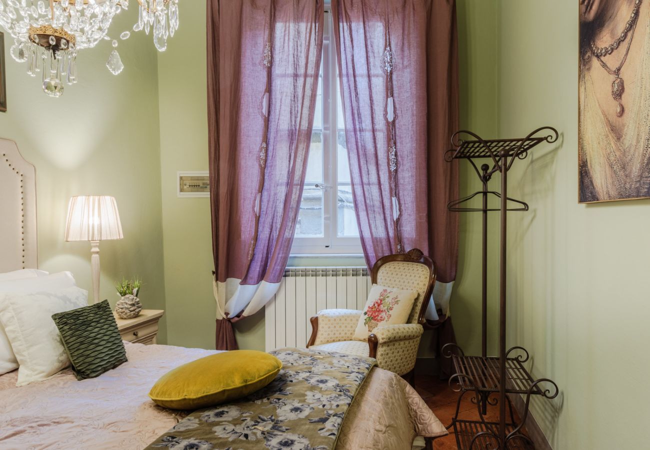 Ferienwohnung in Lucca - Casa Celeste 3 Bedrooms Apartment with Terrace Inside Lucca