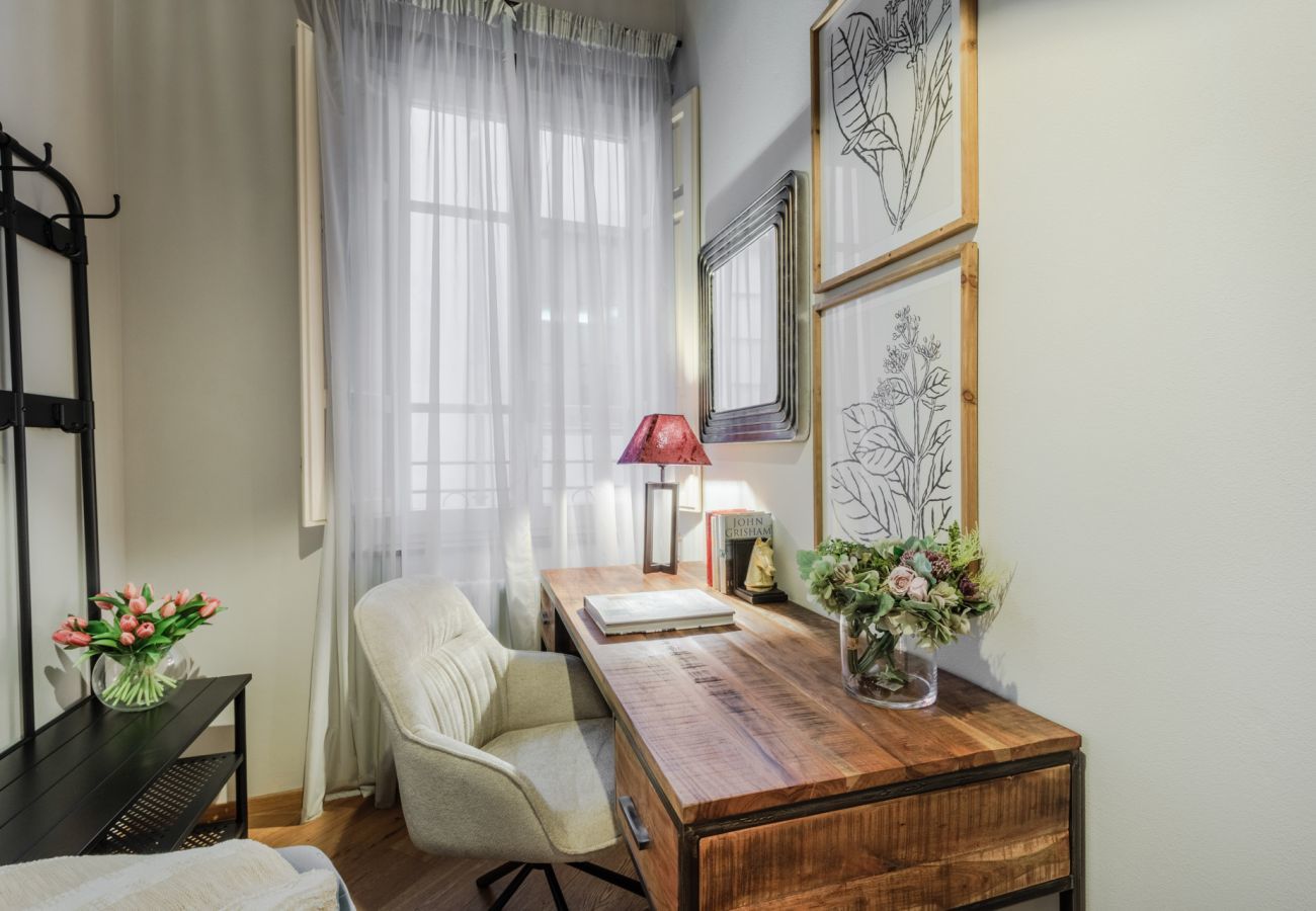 Ferienwohnung in Lucca - Convenient First Floor 2 Bedrooms Apartment With WiFi 