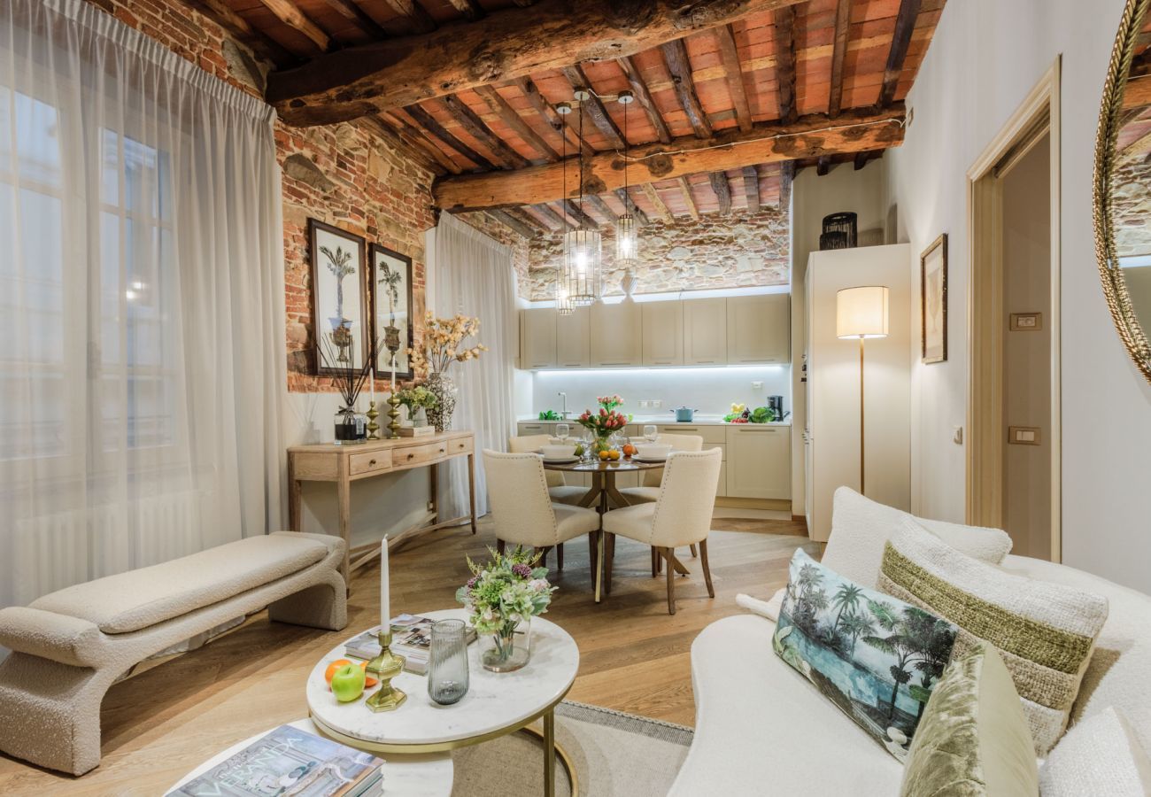 Ferienwohnung in Lucca - Convenient First Floor 2 Bedrooms Apartment With WiFi 