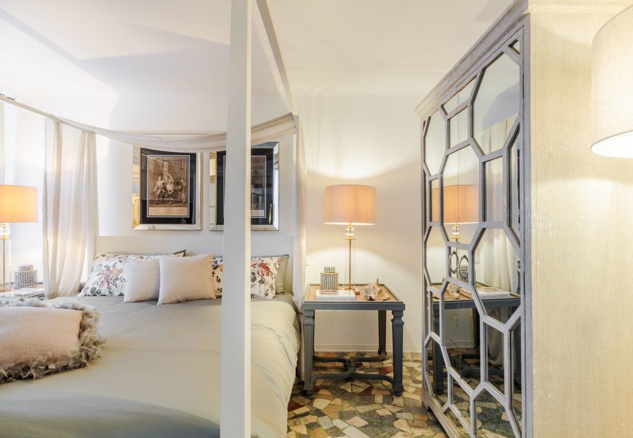 Ferienwohnung in Lucca - Luxury Home Private Garden and Jacuzzi inside the Walls of Lucca