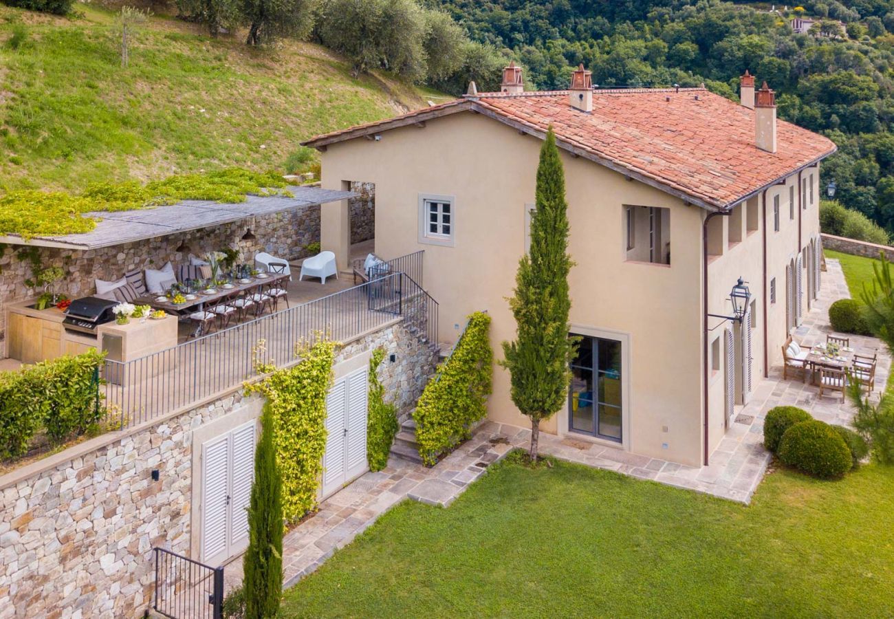 Villa in Lucca - Villa Sunset, Luxury Farmhouse with Infinity Pool and Incredible Views in Lucca