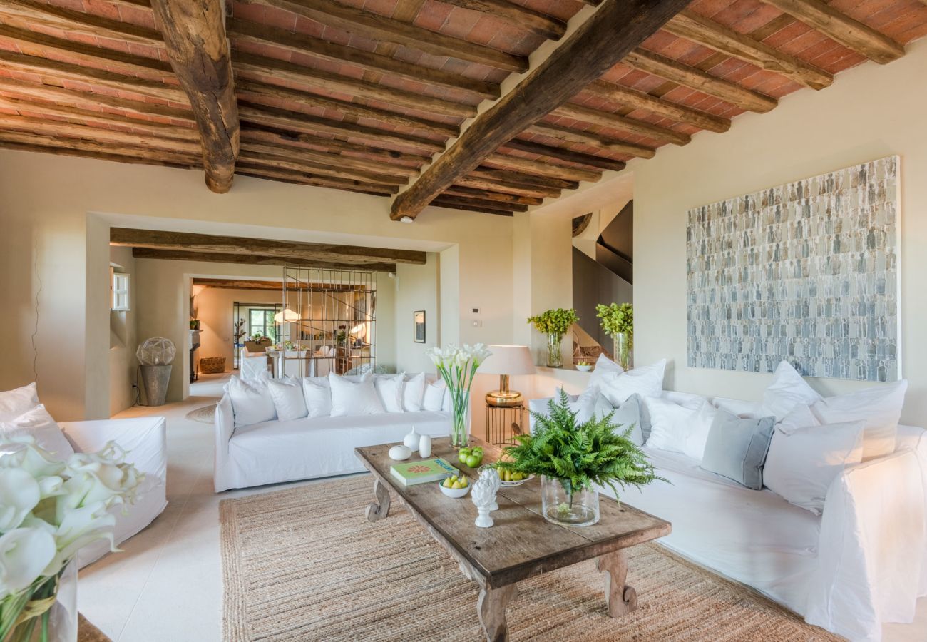 Villa in Lucca - Villa Sunset, Luxury Farmhouse with Infinity Pool and Incredible Views in Lucca