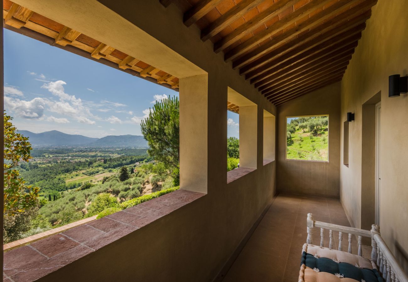 Villa in Lucca - Villa Sunset, Luxury Farmhouse with Infinity Pool and Incredible Views in Lucca