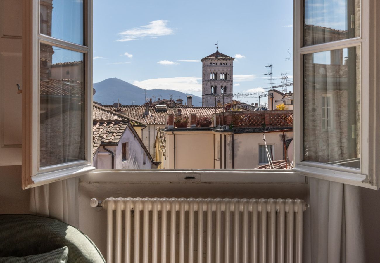 Ferienwohnung in Lucca - Modern Panoramic Penthouse with Elevator inside the Walls of Lucca