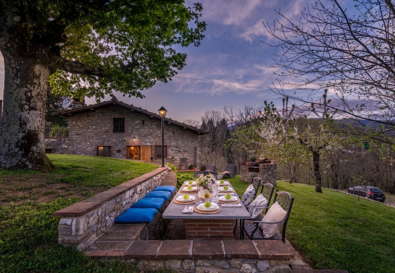 Villa in Pescaglia - Charming Farmhouse with Private Pool and View in Lucca