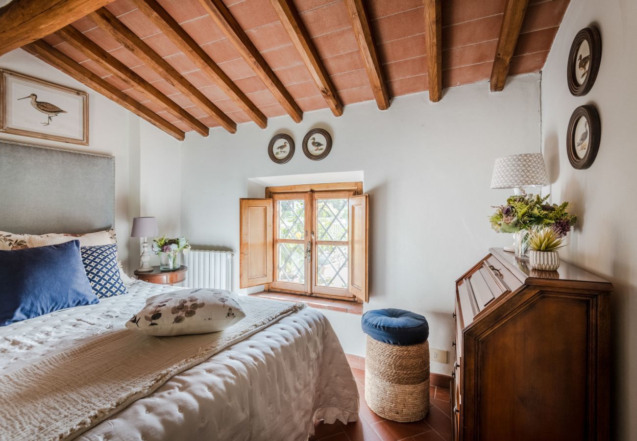 Villa in Pescaglia - Charming Farmhouse with Private Pool and View in Lucca