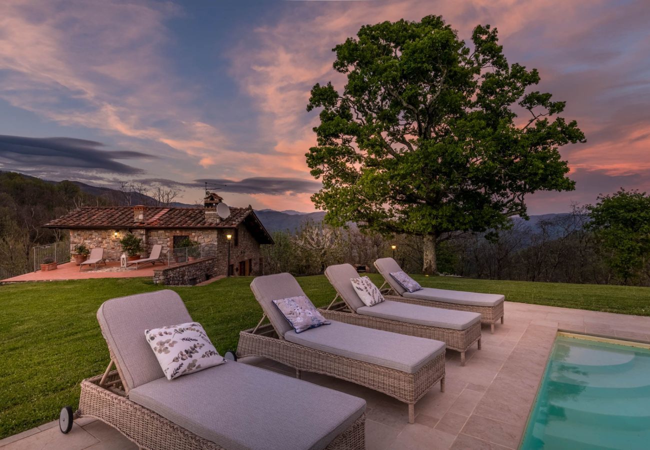 Villa in Pescaglia - Charming Farmhouse with Private Pool and View in Lucca