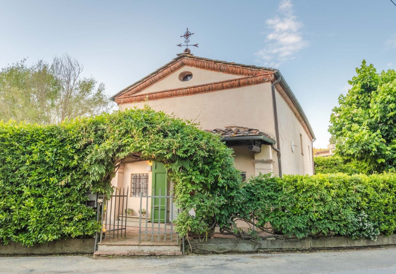 Villa in Lucca - La Chiesetta, an Antique Church with Pool