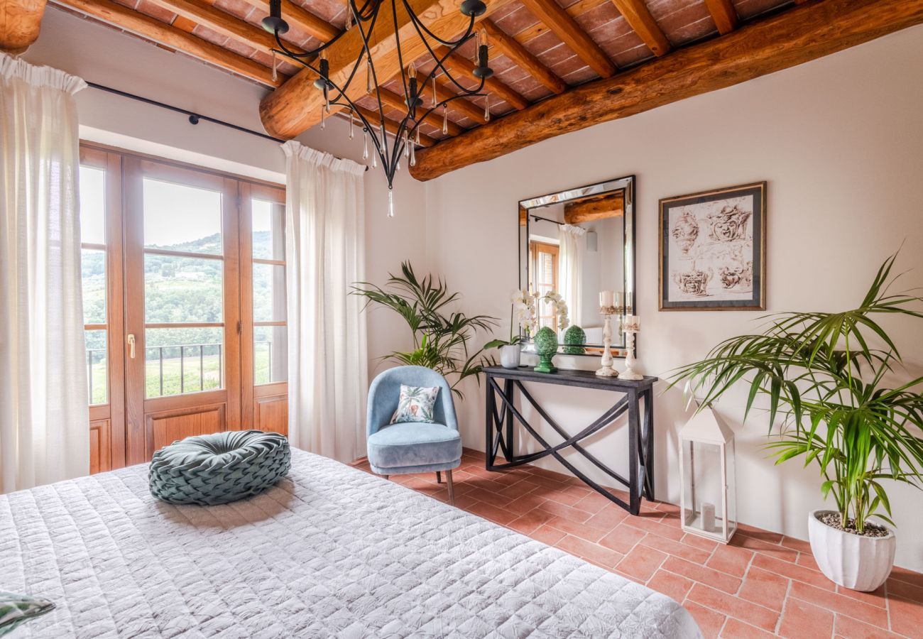 Villa in Lucca - Valle del Sole Winery Farmhouse with Private Pool