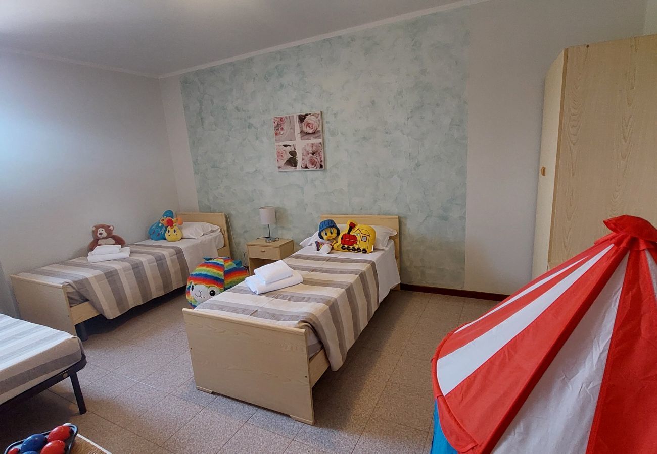 Apartment in Lazise - Regarda - family apartment Rosa Tea 6, children friendly