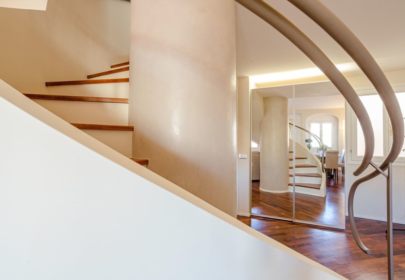 Apartment in Florence - Luxury 3 Bedrooms Penthouse with Elevator