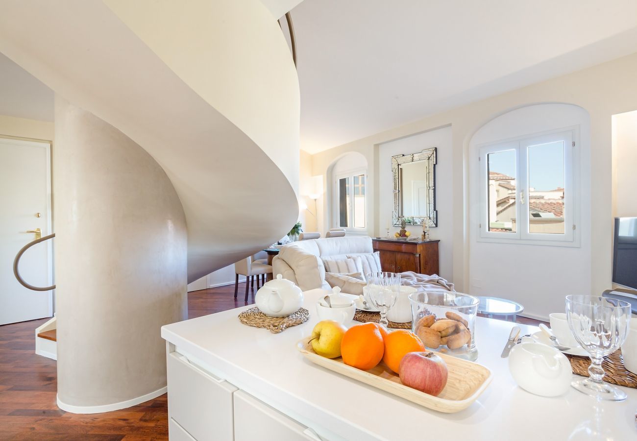 Apartment in Florence - Luxury 3 Bedrooms Penthouse with Elevator