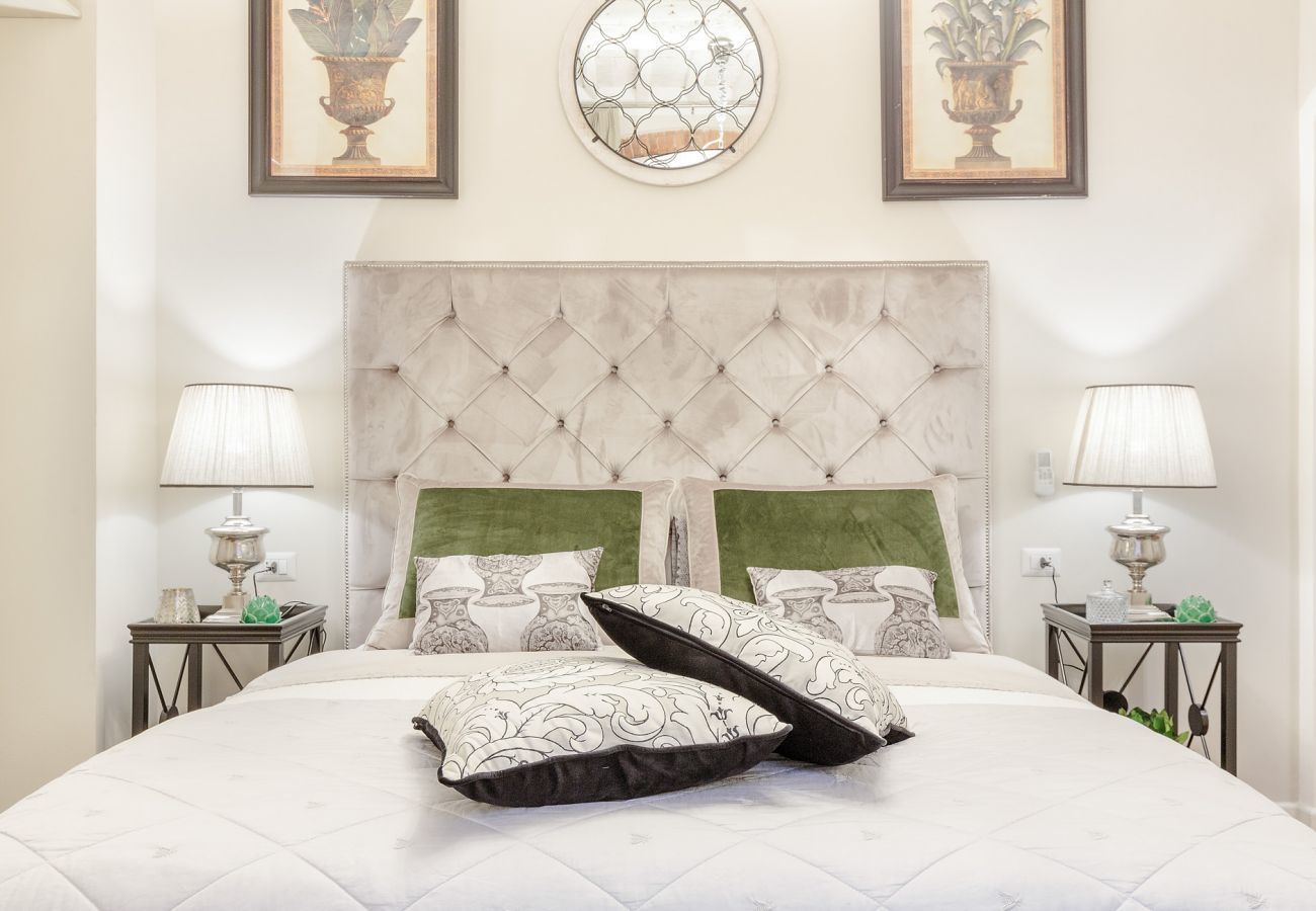 Apartment in Lucca - CASA ETTORE, Romantic and Luxury 3 Bedroom Apartment inside the Walls of Lucca