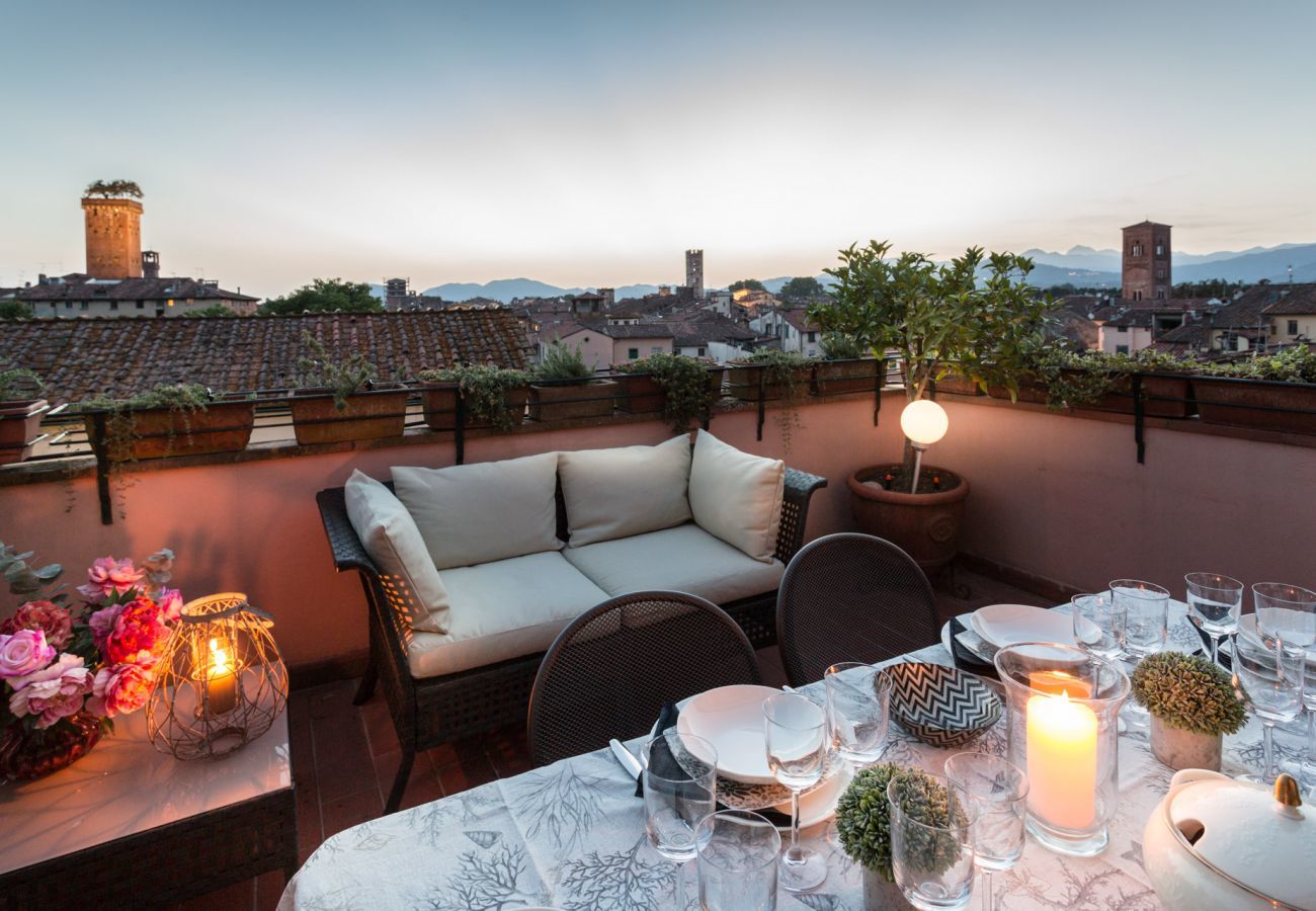 Apartment in Lucca - Top-Floor Penthouse with Panoramic Terrace in Lucca