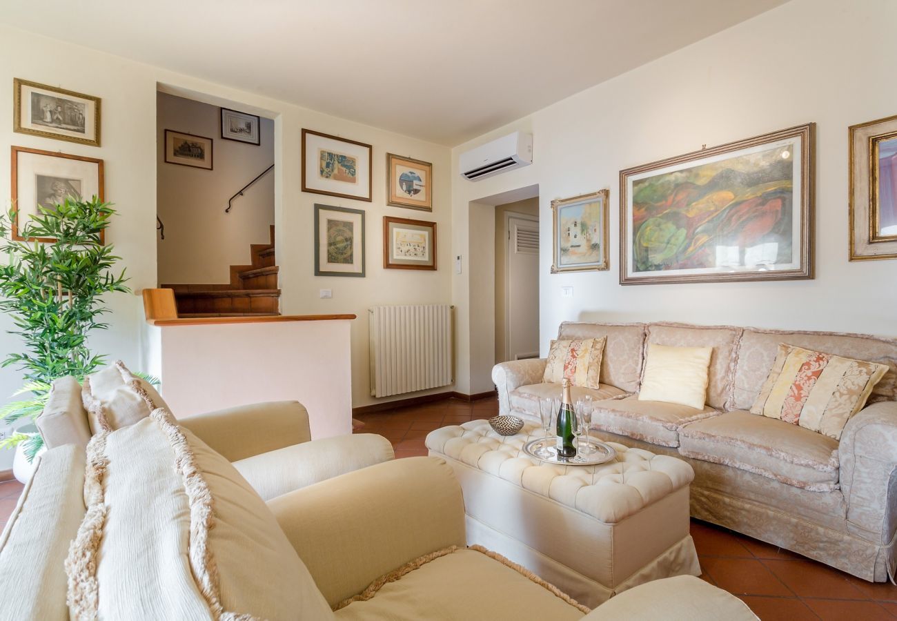 Apartment in Lucca - Top-Floor Penthouse with Panoramic Terrace in Lucca