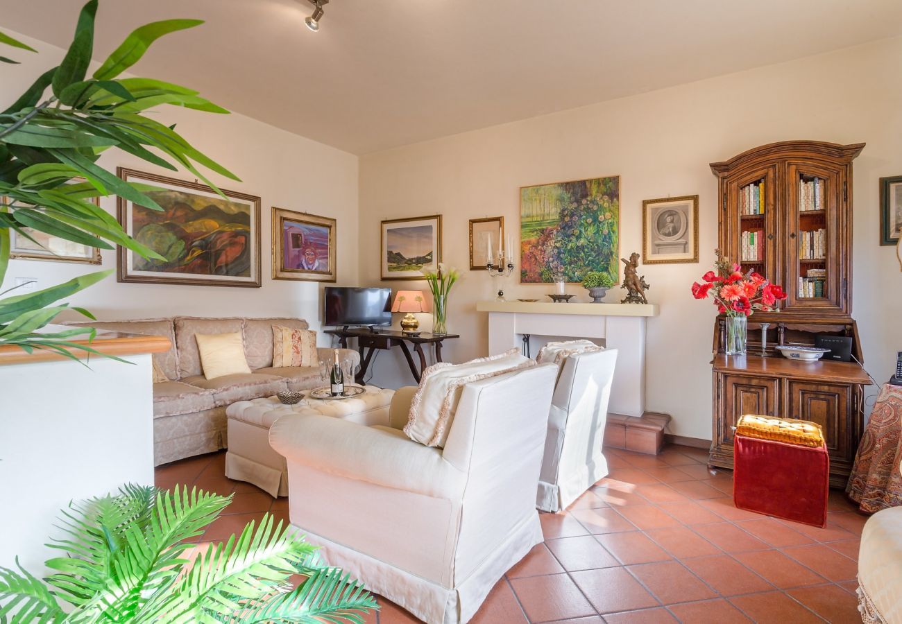 Apartment in Lucca - Top-Floor Penthouse with Panoramic Terrace in Lucca