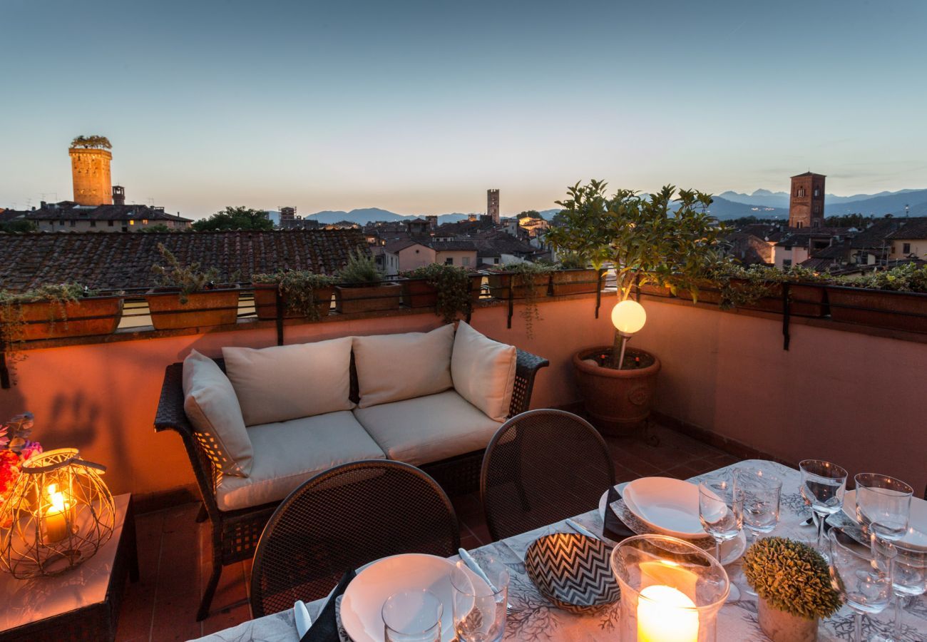 Apartment in Lucca - Top-Floor Penthouse with Panoramic Terrace in Lucca