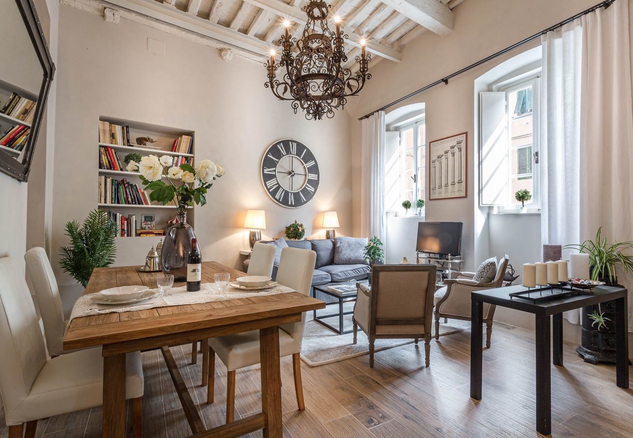 Apartment in Lucca - Modern comfort in Lucca's Picturesque Canal District