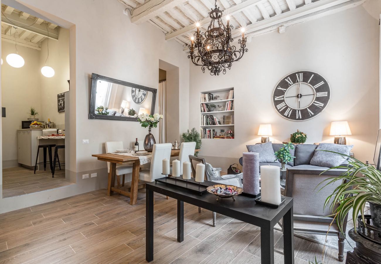 Apartment in Lucca - Modern comfort in Lucca's Picturesque Canal District