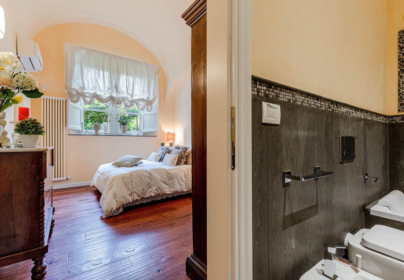 Apartment in Lucca - Spacious Ground Floor Apartment with Private Garden Inside the Walls of Lucca