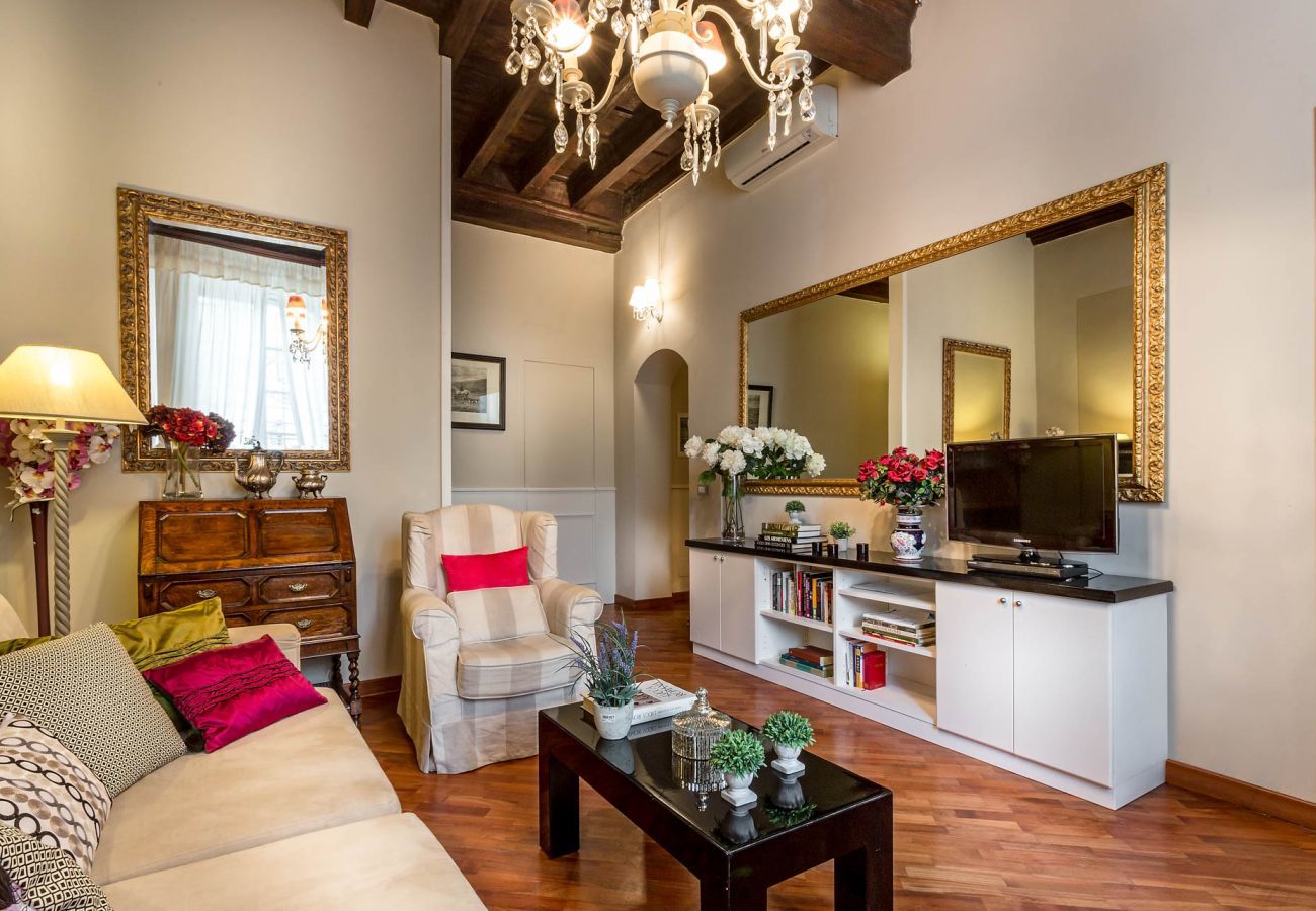 Apartment in Lucca - Opera Music in a Spacious Central Apartment Overlooking the Cathedral