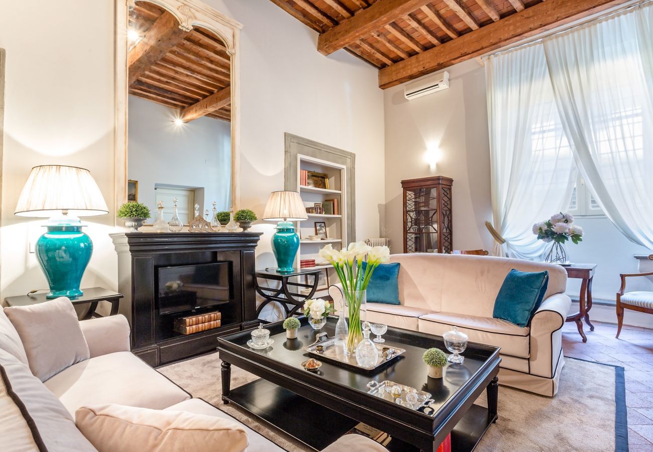 Apartment in Lucca - Casa Simonetta: Modern and Antique Ground Floor Apartment inside the Walls of Lucca