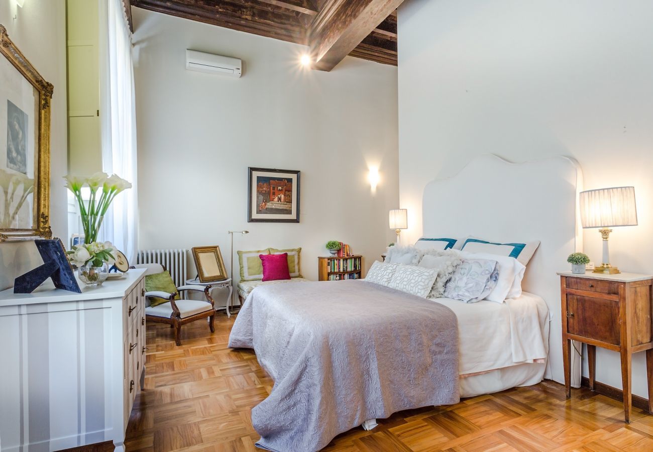 Apartment in Lucca - Casa Simonetta: Modern and Antique Ground Floor Apartment inside the Walls of Lucca